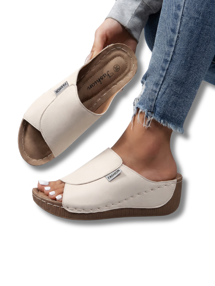Bríd | Classic Walking Sandals