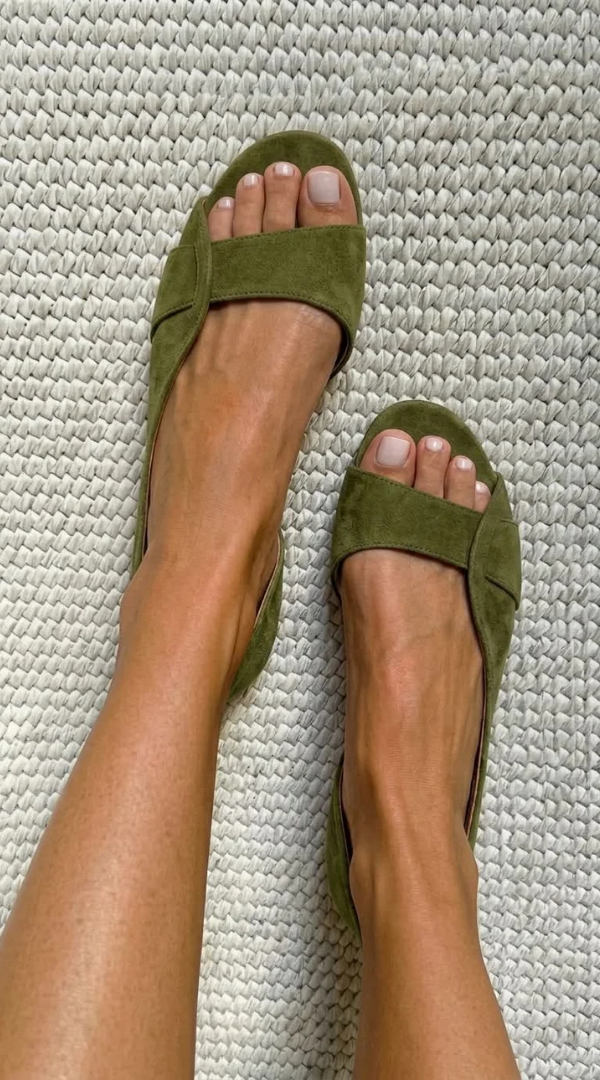Grace | Cushioned Cross-Strap Sandals