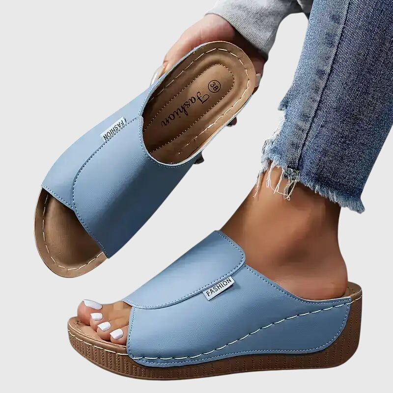 Bríd | Classic Walking Sandals