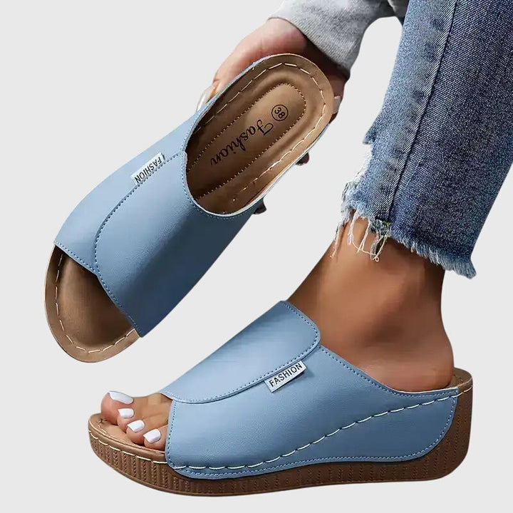 Bríd | Classic Walking Sandals