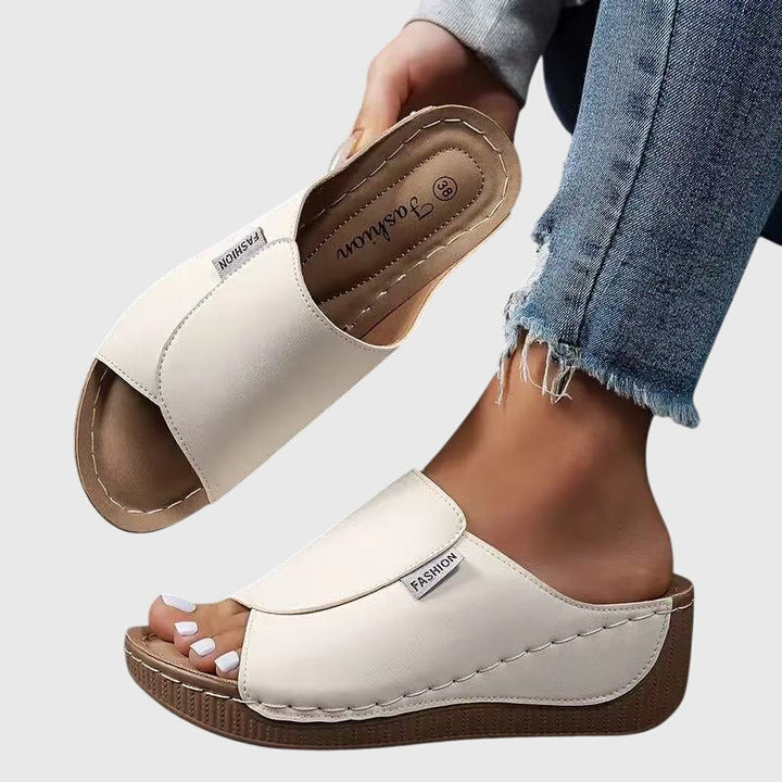 Bríd | Classic Walking Sandals